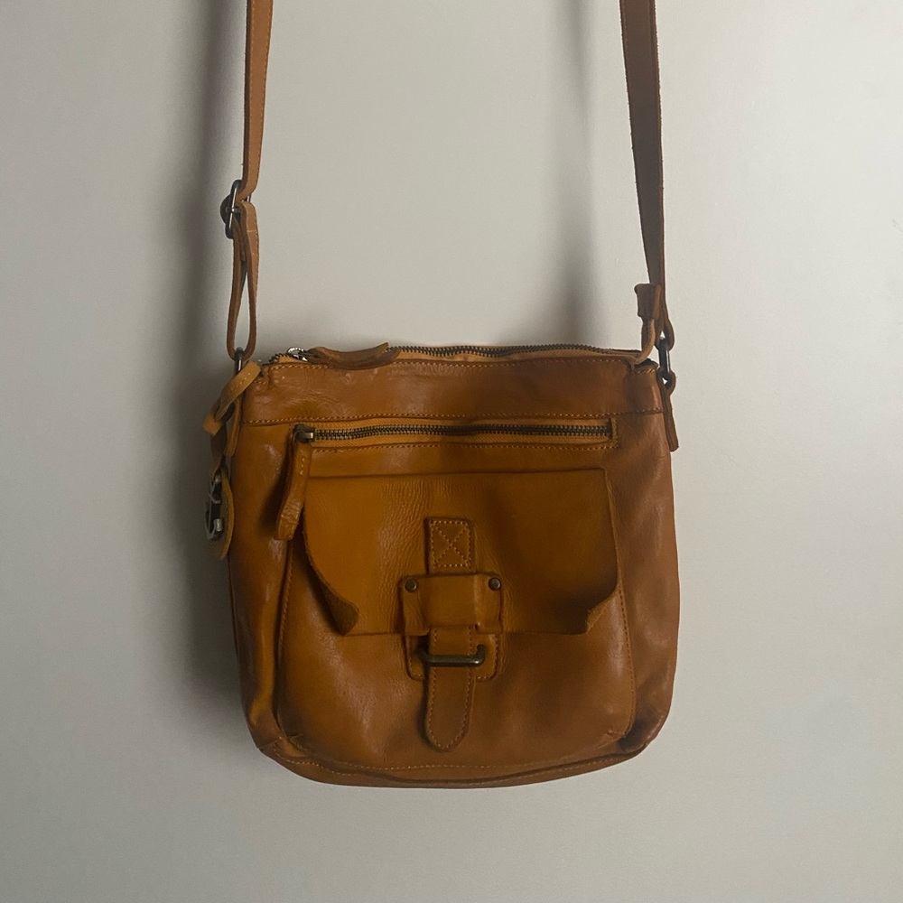 Elegant Tan Crossbody Bag